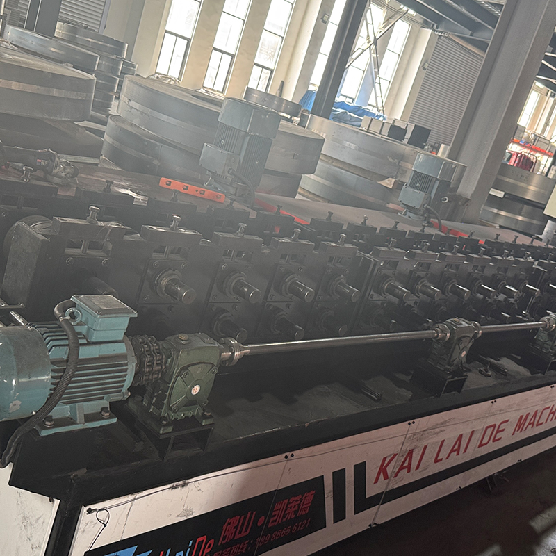 Intelligent CNC fully automatic shelf crossbeam integrated molding production line